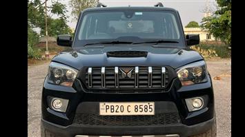2017 Mahindra Scorpio S6 Diesel