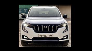 2022 XUV700 AX5 XUV700 Diesel