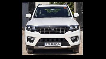 2025 Mahindra SCORPION Z8  Diesel