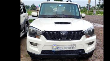2015 Mahindra Scorpio S4 Diesel